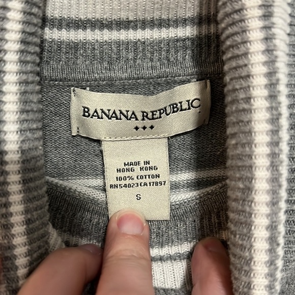 BANANA Republic Turtle Neck Long Sleeve Shirt Grey and White Striped Size Small - Picture 4 of 8